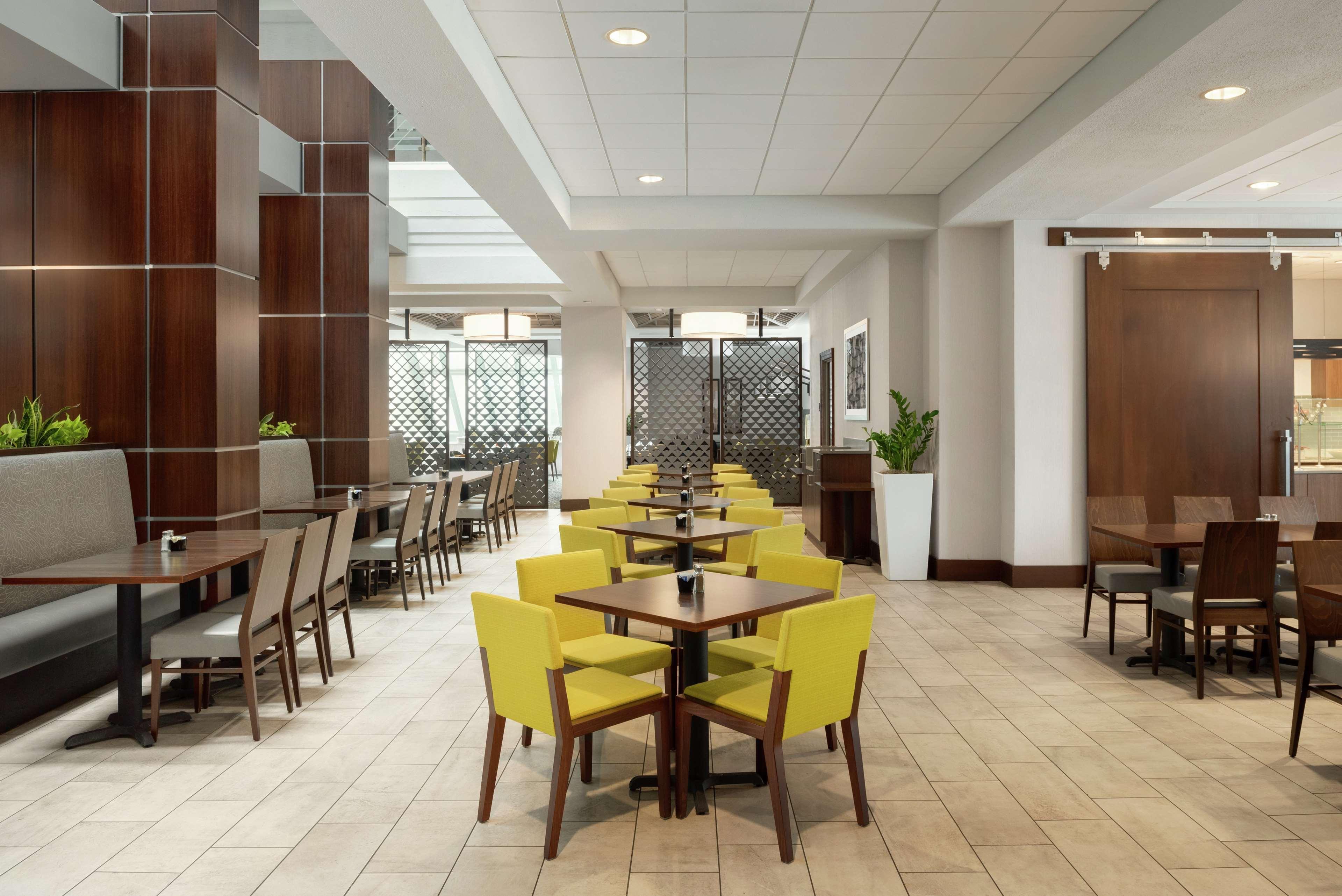 Embassy Suites By Hilton Indianapolis Downtown Bagian luar foto