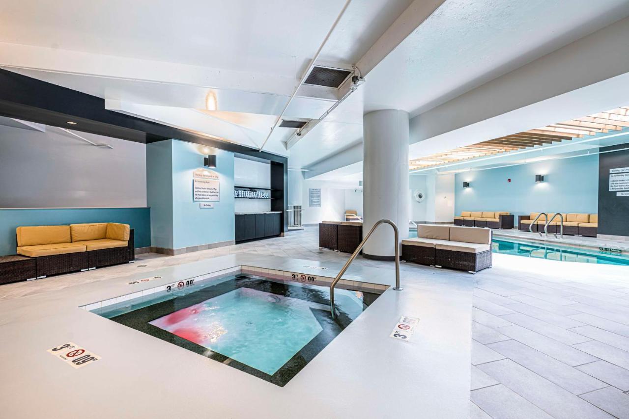 Embassy Suites By Hilton Indianapolis Downtown Bagian luar foto