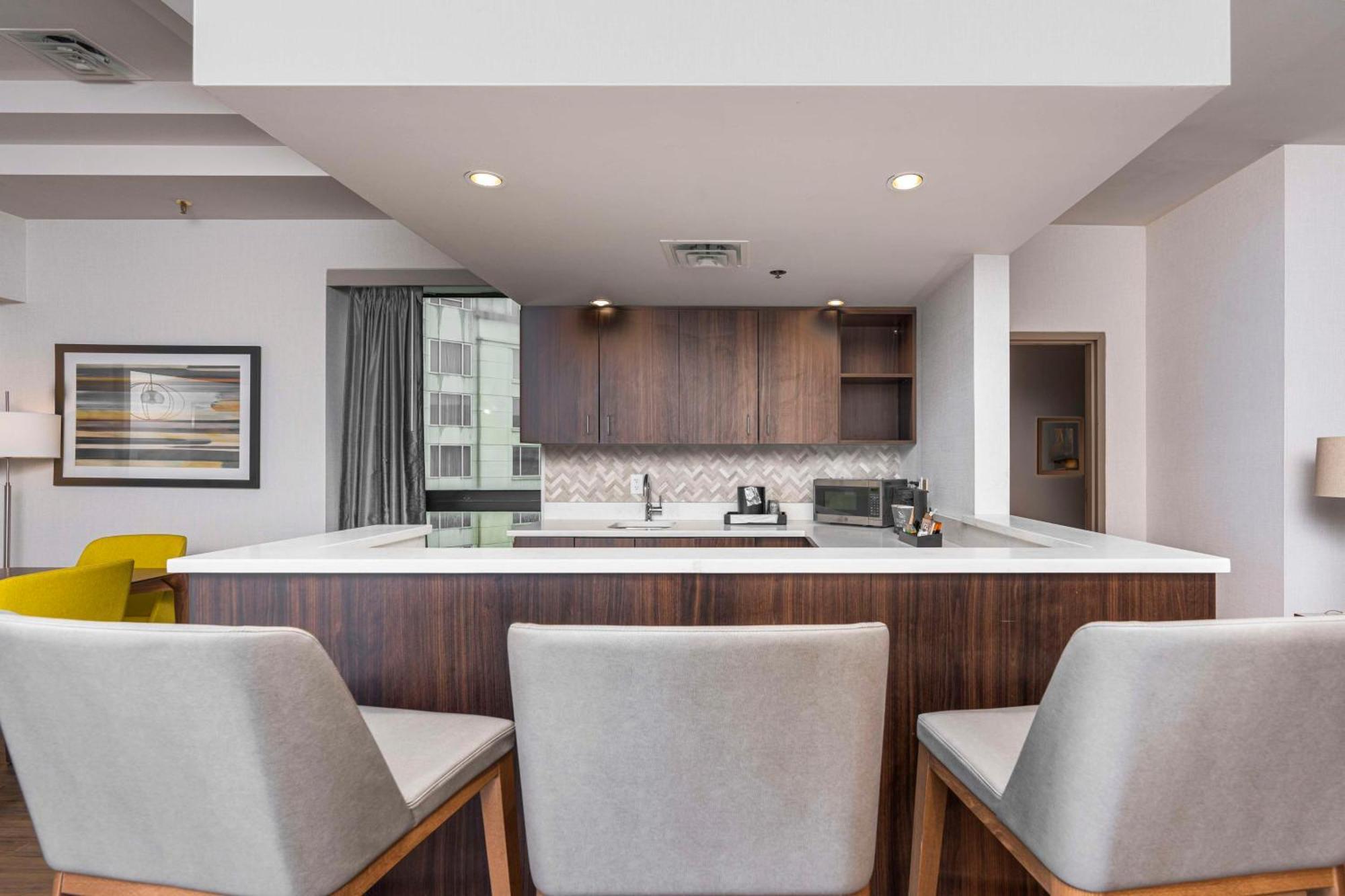 Embassy Suites By Hilton Indianapolis Downtown Bagian luar foto