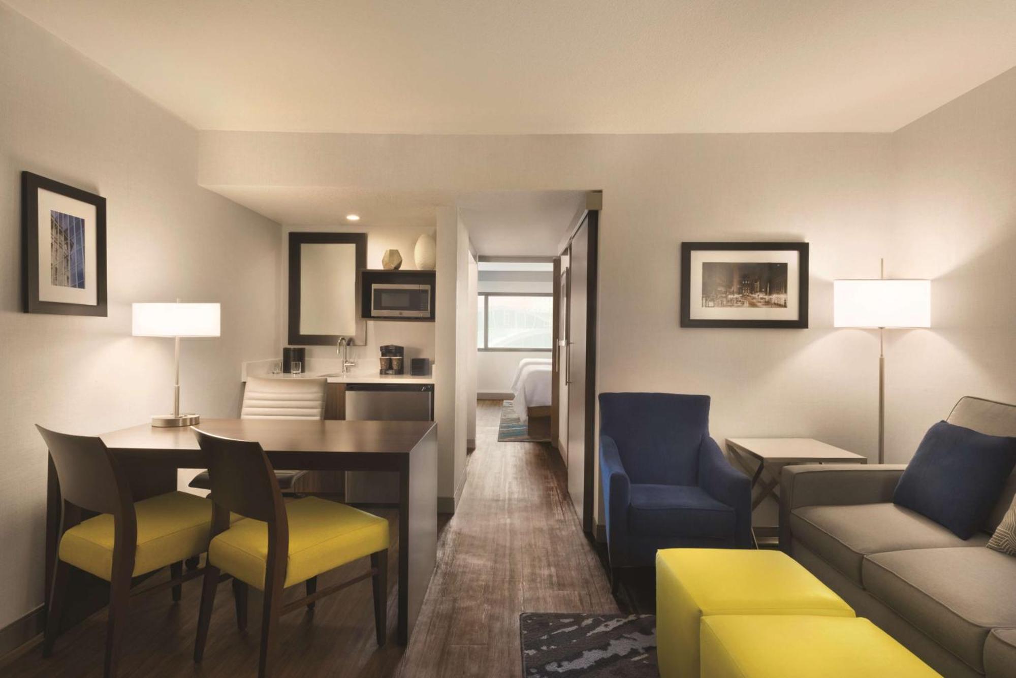 Embassy Suites By Hilton Indianapolis Downtown Bagian luar foto