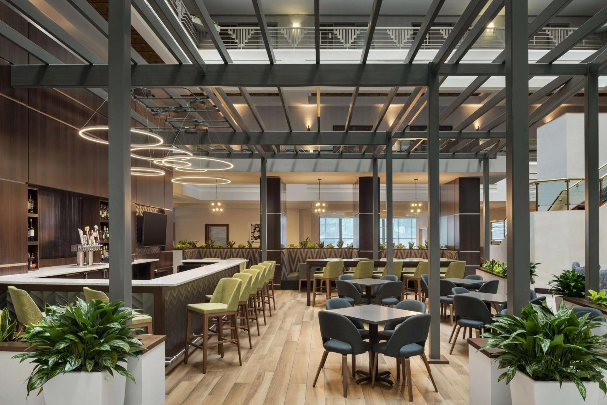 Embassy Suites By Hilton Indianapolis Downtown Bagian luar foto