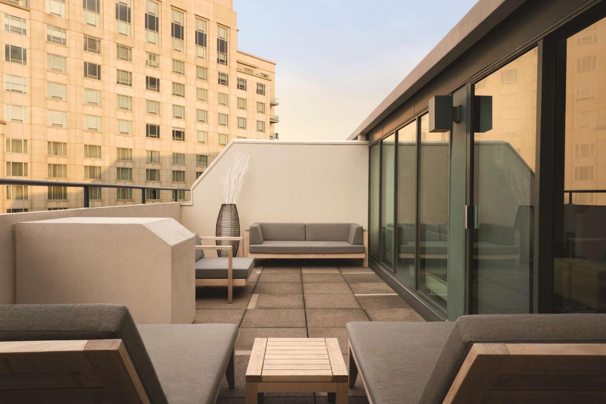 Embassy Suites By Hilton Indianapolis Downtown Bagian luar foto