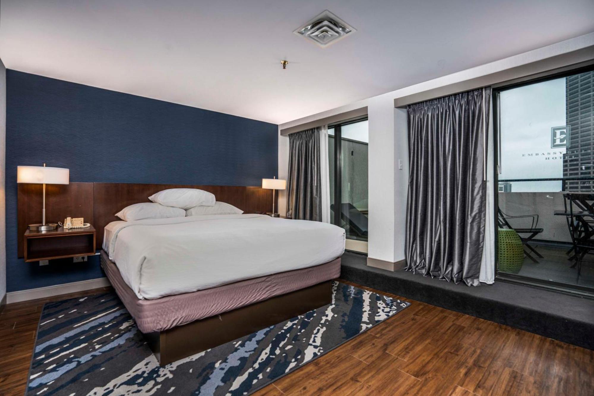 Embassy Suites By Hilton Indianapolis Downtown Bagian luar foto