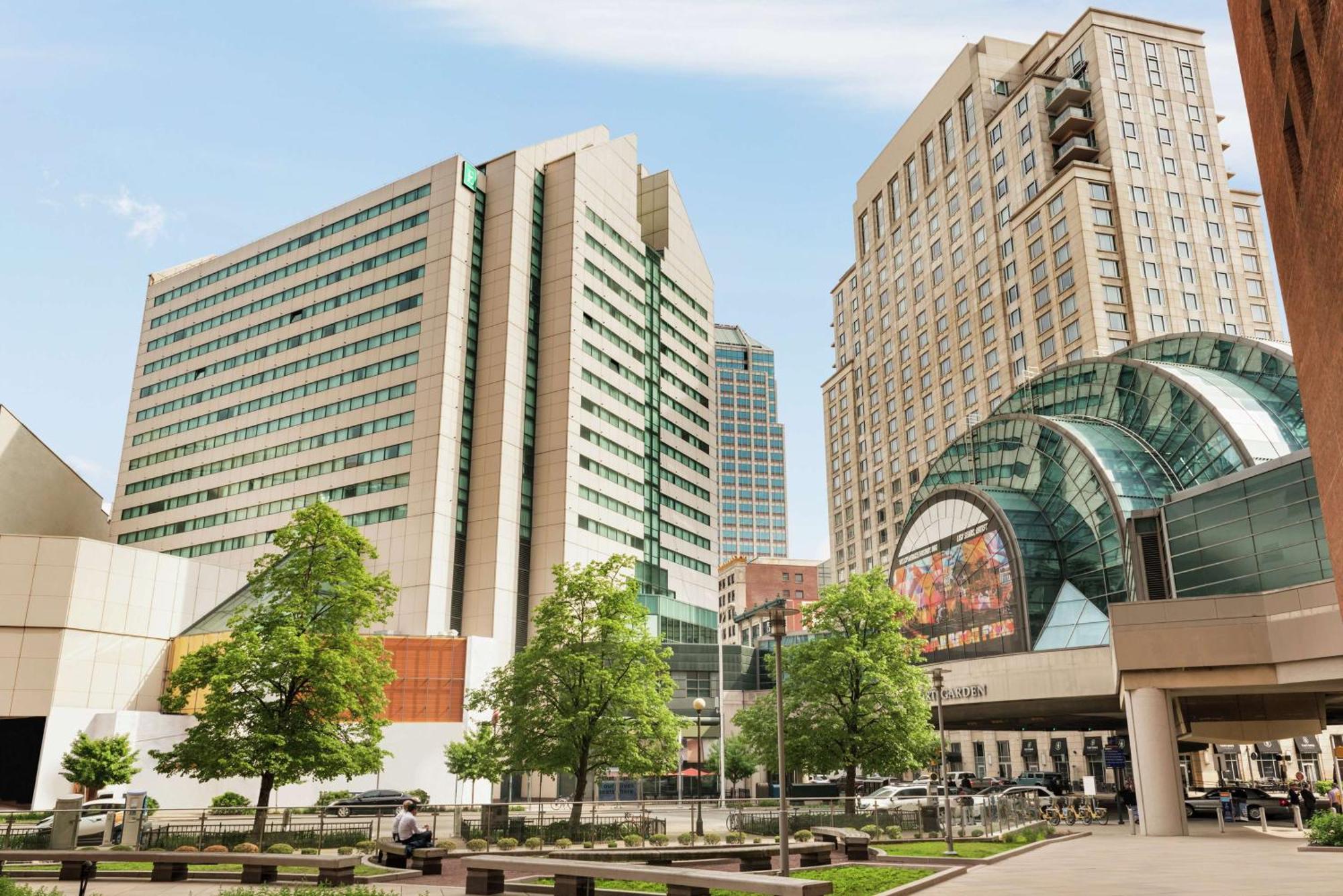 Embassy Suites By Hilton Indianapolis Downtown Bagian luar foto